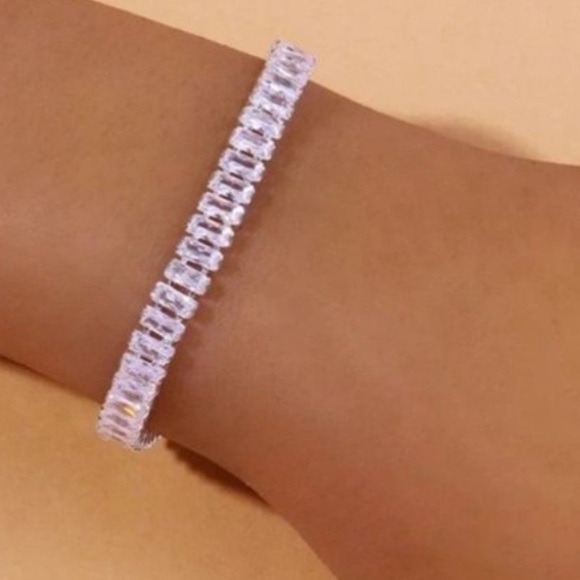 NEW Set of TWO SILVER Chain Clear Baguette Cut Crystals Dainty Bracelets - Picture 8 of 9